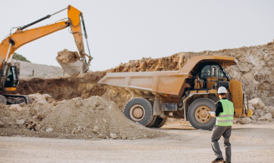 53 – SAFETY TALK – Dump Trucks – Safety for Workers in the Vicinity